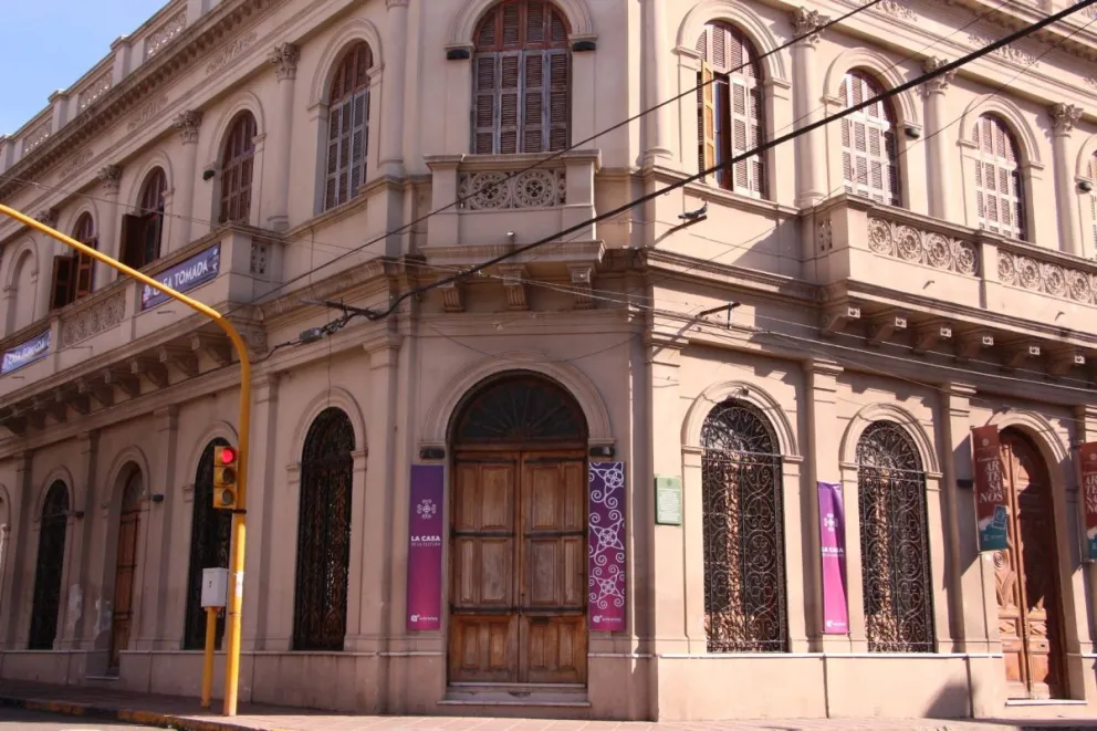 Fachada de la Casa de la Cultura de Entre Ríos en Paraná